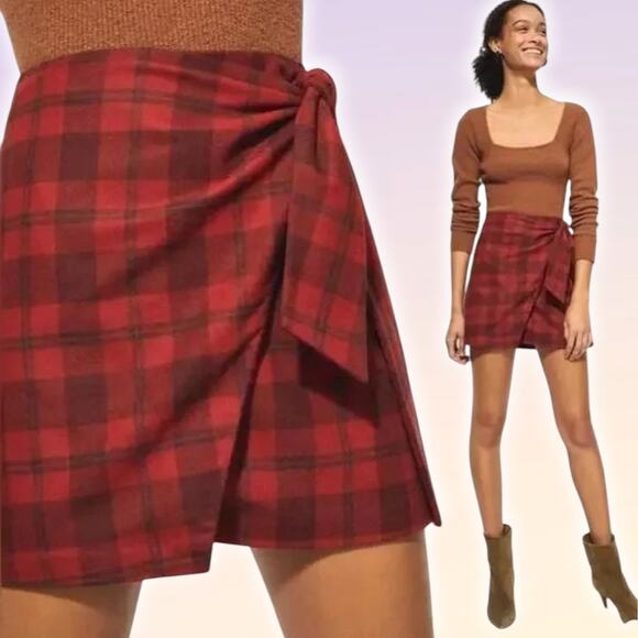 WILFRED Aritzia Wool Wrap-Front High Rise Mini Skirt Sz 0 Red Plaid - Picture 1 of 8
